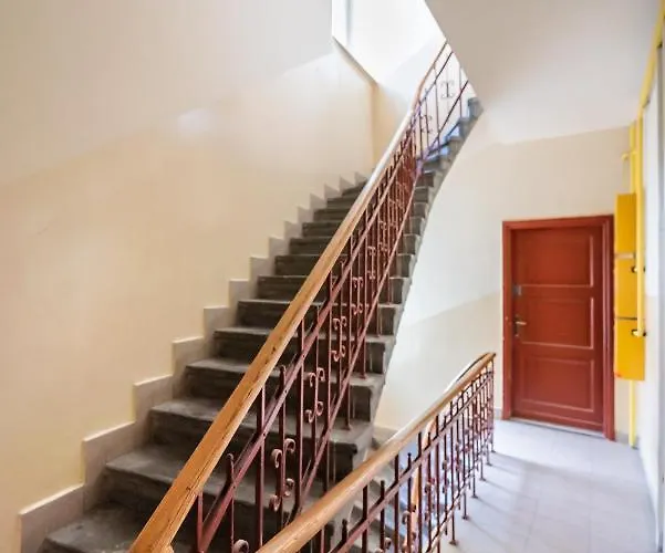 Plac Narutowicza Two-level By Bookinghost *